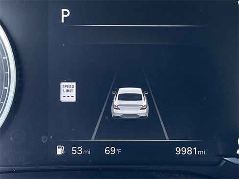 Used 2025 Genesis G70 2.5T image 14