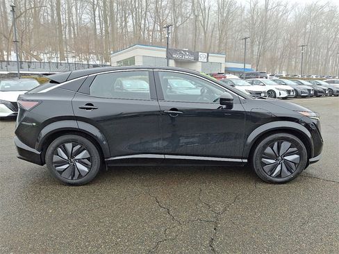 Used 2023 Nissan Ariya FWD image 8