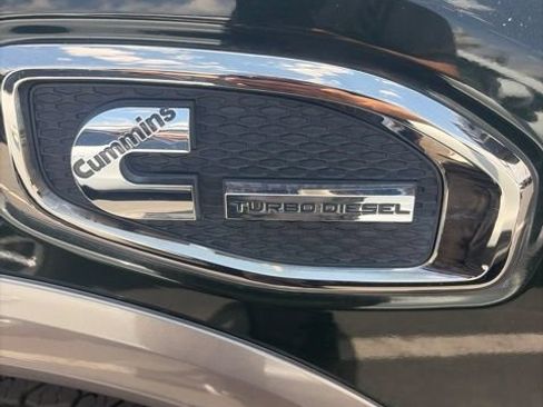 Used 2019 Nissan Titan Platinum Reserve w/ Platinum Utility Package AWD/4WD image 17