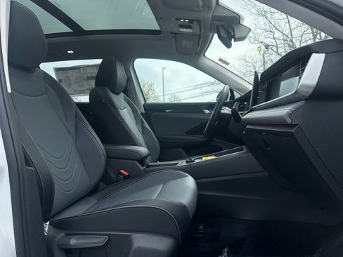 New 2026 Volkswagen Tiguan SE AWD/4WD image 16
