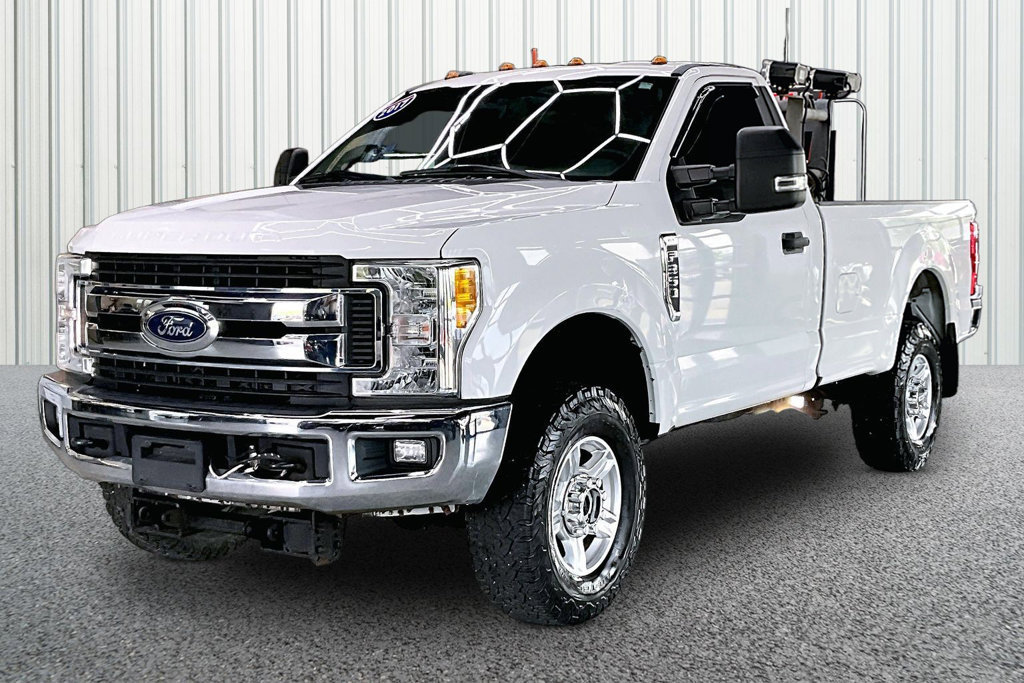Used 2017 Ford F350 XLT w/ XLT Value Package AWD/4WD image 3