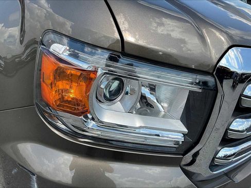 Used 2016 GMC Canyon SLT w/ Driver Alert Package image 25