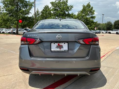 Used 2025 Nissan Versa SV FWD image 7
