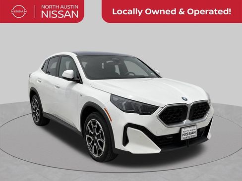 Used 2025 BMW X2 xDrive28i w/ Premium Package AWD/4WD image 1