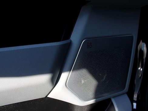 Used 2023 Ford F250 Limited w/ FX4 Off-Road Package image 33