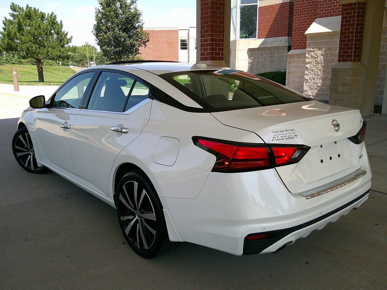 Used 2021 Nissan Altima 2.5 Platinum AWD/4WD image 7