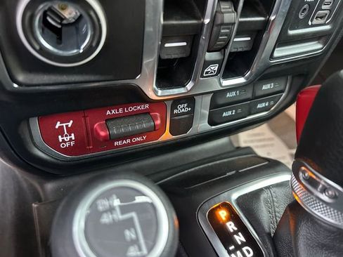 Used 2024 Jeep Gladiator Mojave w/ Convenience Group AWD/4WD image 21