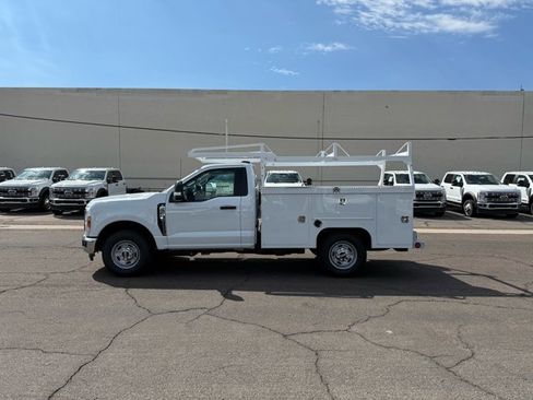 New 2026 Ford F250 XL w/ XL Chrome Package image 4