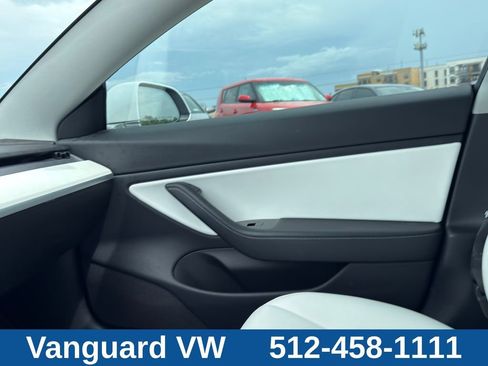 Used 2020 Tesla Model 3 Standard Range Plus RWD image 18