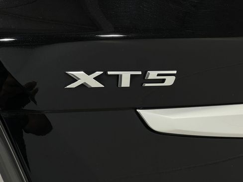 Used 2020 Cadillac XT5 Sportv w/ LPO, Floor Liner Package AWD/4WD image 36