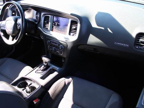 Used 2021 Dodge Charger SXT w/ Driver Convenience Group image 18