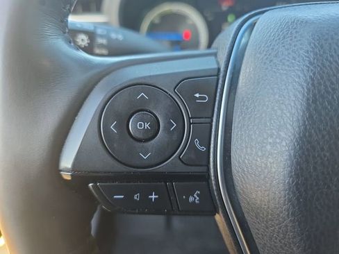 Certified 2021 Toyota Venza Limited image 17