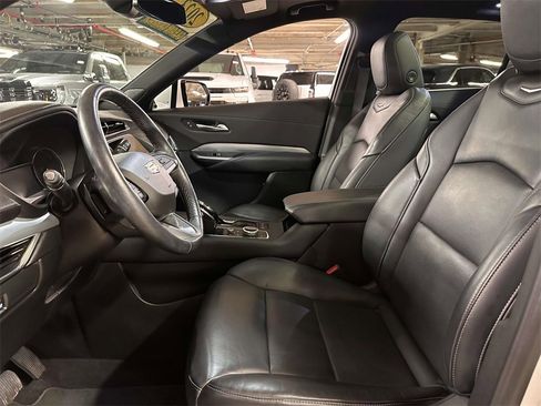 Used 2023 Cadillac XT4 Premium Luxury image 16