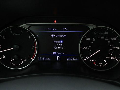 Used 2025 Nissan Altima 2.5 SV FWD image 32