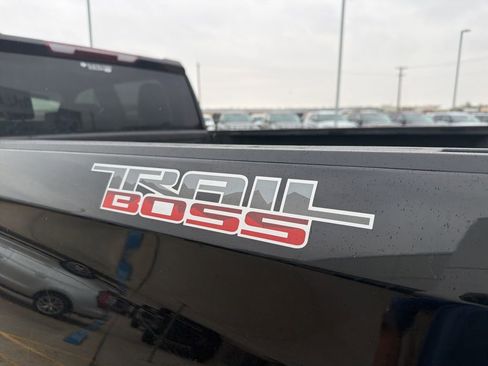 Used 2021 Chevrolet Silverado 1500 LT Trail Boss w/ Bed Protection Package image 10