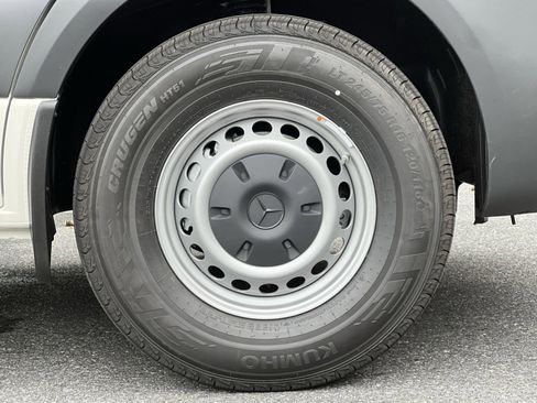 New 2025 Mercedes-Benz Sprinter 2500 image 10