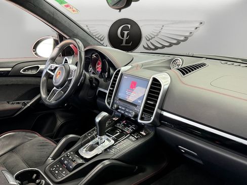 Used 2018 Porsche Cayenne GTS image 28