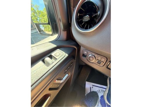 Used 2023 Mercedes-Benz Sprinter 2500 image 15