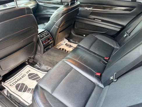 Used 2014 BMW 750Li xDrive image 16