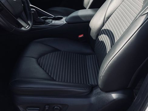 Used 2024 Toyota Camry SE image 20