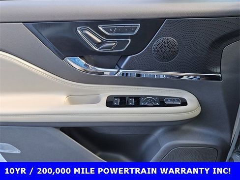 Used 2023 Lincoln Corsair Standard w/ Equipment Group 101A image 32