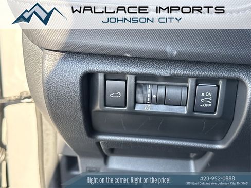 Certified 2025 Subaru Forester Premium w/ Convenience Package #2 image 32