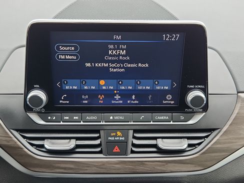 Used 2025 Nissan Altima 2.5 SV FWD image 22