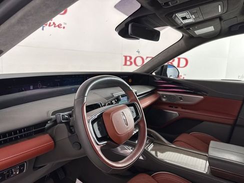 Used 2025 Lincoln Nautilus Black Label image 12