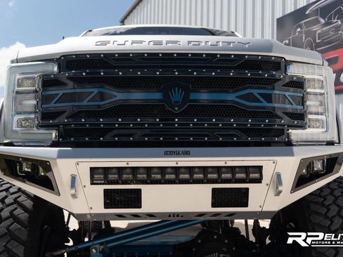 Used 2017 Ford F250 Platinum w/ Platinum Ultimate Package image 33