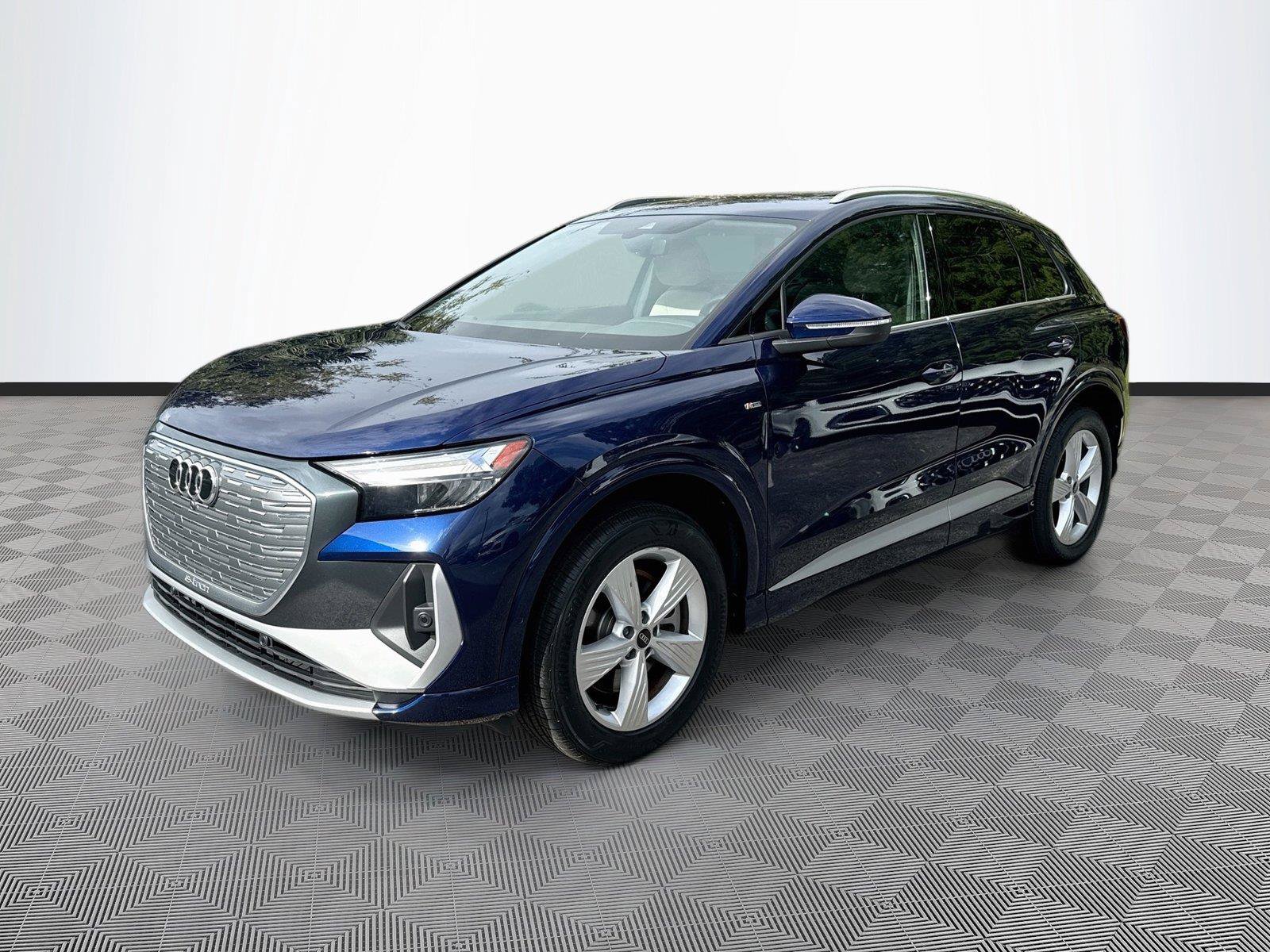 Used 2024 Audi Q4 e-tron Premium Plus w/ Premium Plus AWD/4WD image 3