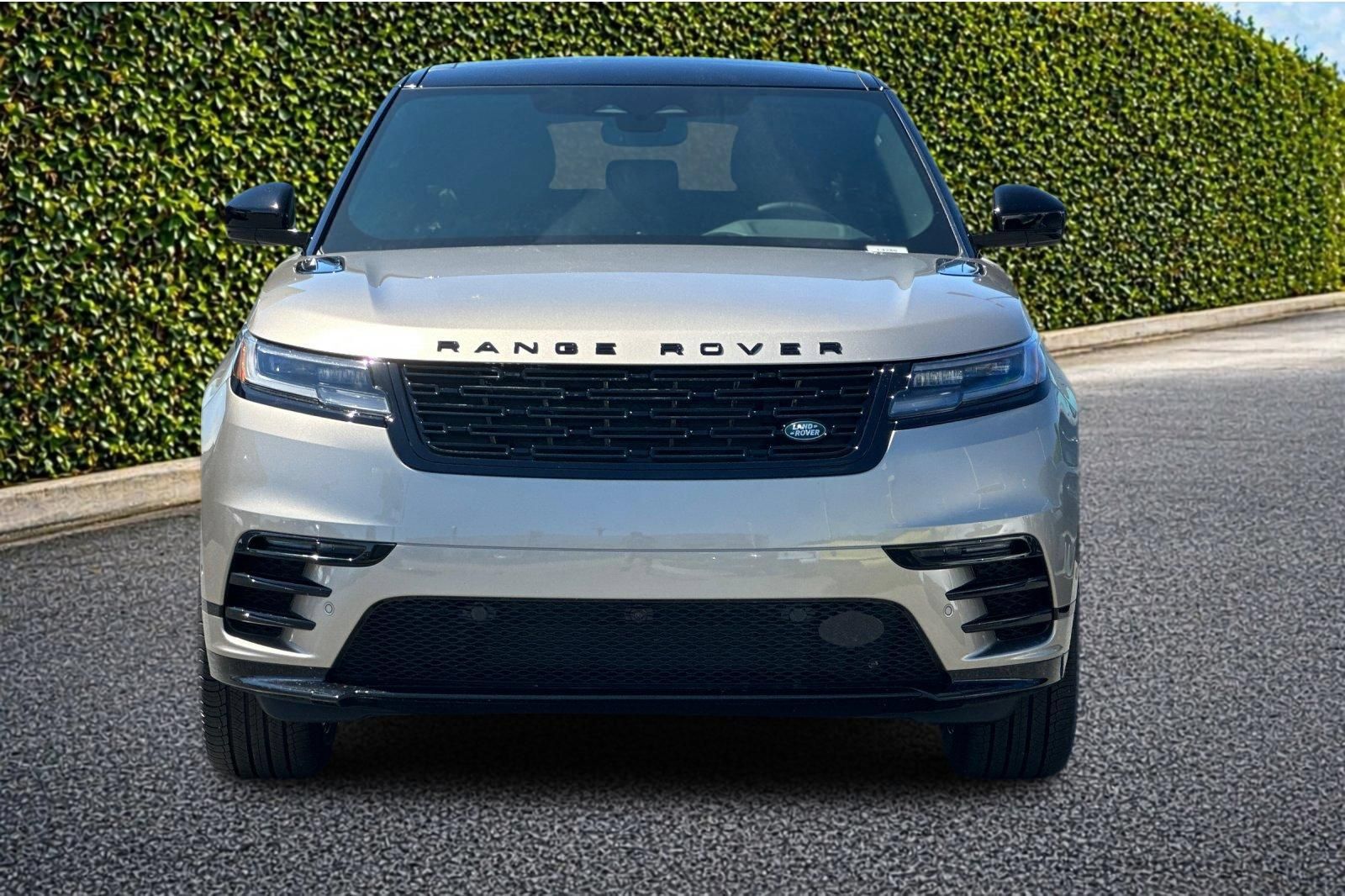 New 2026 Land Rover Range Rover Velar Dynamic SE AWD/4WD image 9