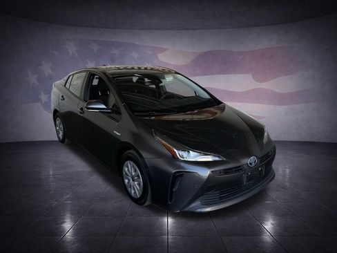 Used 2020 Toyota Prius LE image 7