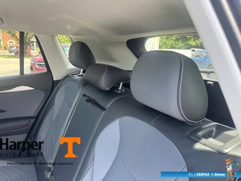Used 2026 Volkswagen Tiguan SE FWD image 9