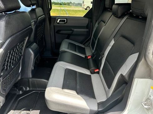 Used 2023 Ford Bronco Big Bend w/ Sasquatch Package AWD/4WD image 9