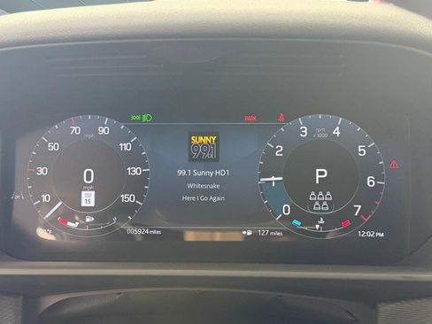 Used 2026 Land Rover Discovery Limited Edition AWD/4WD image 18