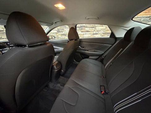 Used 2023 Hyundai Elantra SEL image 23