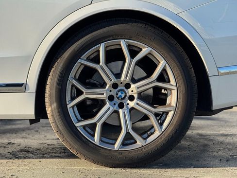 Used 2023 BMW X7 xDrive40i image 3