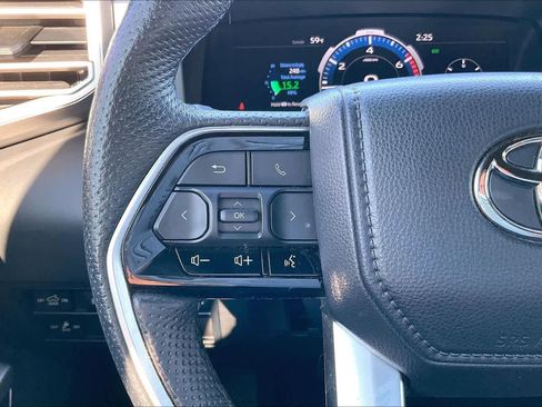 Used 2022 Toyota Tundra Platinum image 23