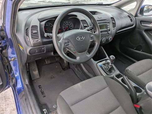 Used 2017 Kia Forte LX image 8