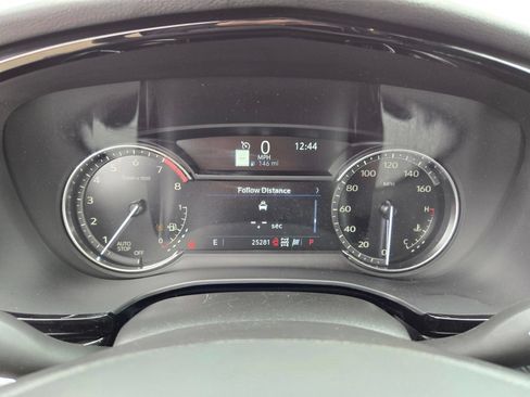 Used 2025 Cadillac XT6 Premium Luxury AWD/4WD image 21