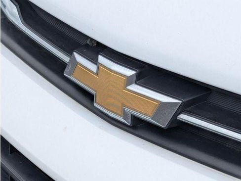 Used 2019 Chevrolet Trax LT w/ LT Convenience Package FWD image 48
