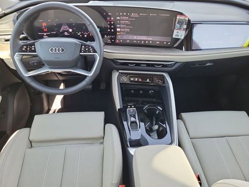 New 2025 Audi Q5 Prestige image 14