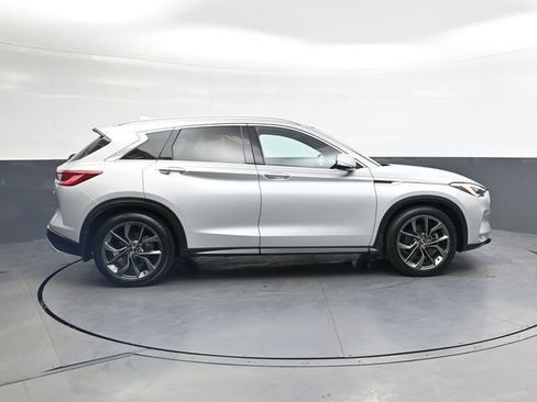 Used 2019 INFINITI QX50 Essential w/ Sensory Package AWD/4WD image 3