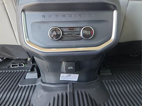 New 2026 Ford Expedition Active image 13