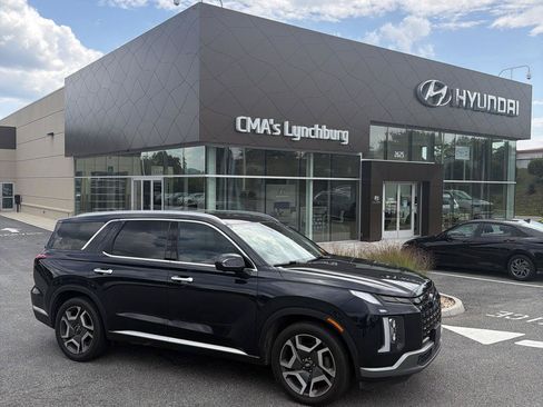 Used 2023 Hyundai Palisade SEL w/ Premium Package AWD/4WD image 2