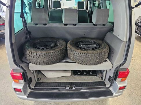 Used 2003 Volkswagen Eurovan MV image 17