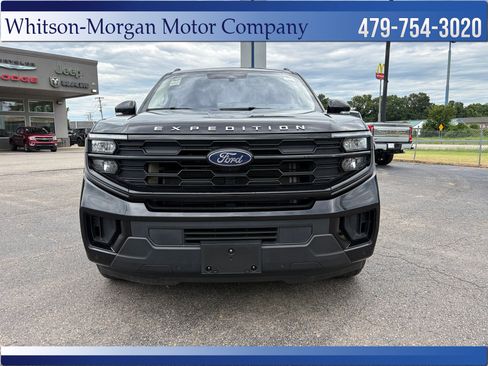 Used 2025 Ford Expedition Max Active AWD/4WD image 2