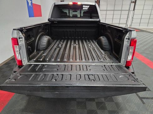 Used 2017 Ford F250 XLT w/ XLT Value Package image 29