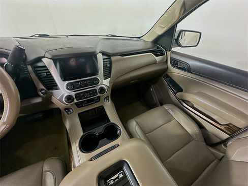 Used 2017 GMC Yukon SLT image 11