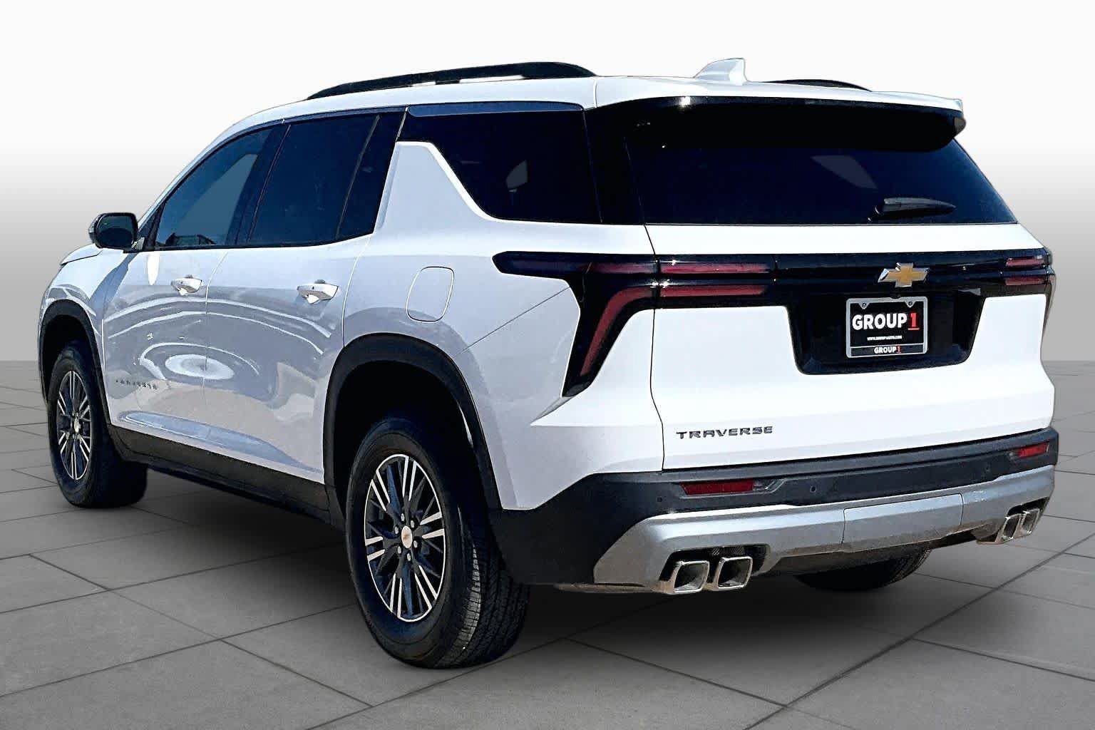 Used 2026 Chevrolet Traverse LT w/ Driver Confidence Package FWD image 12